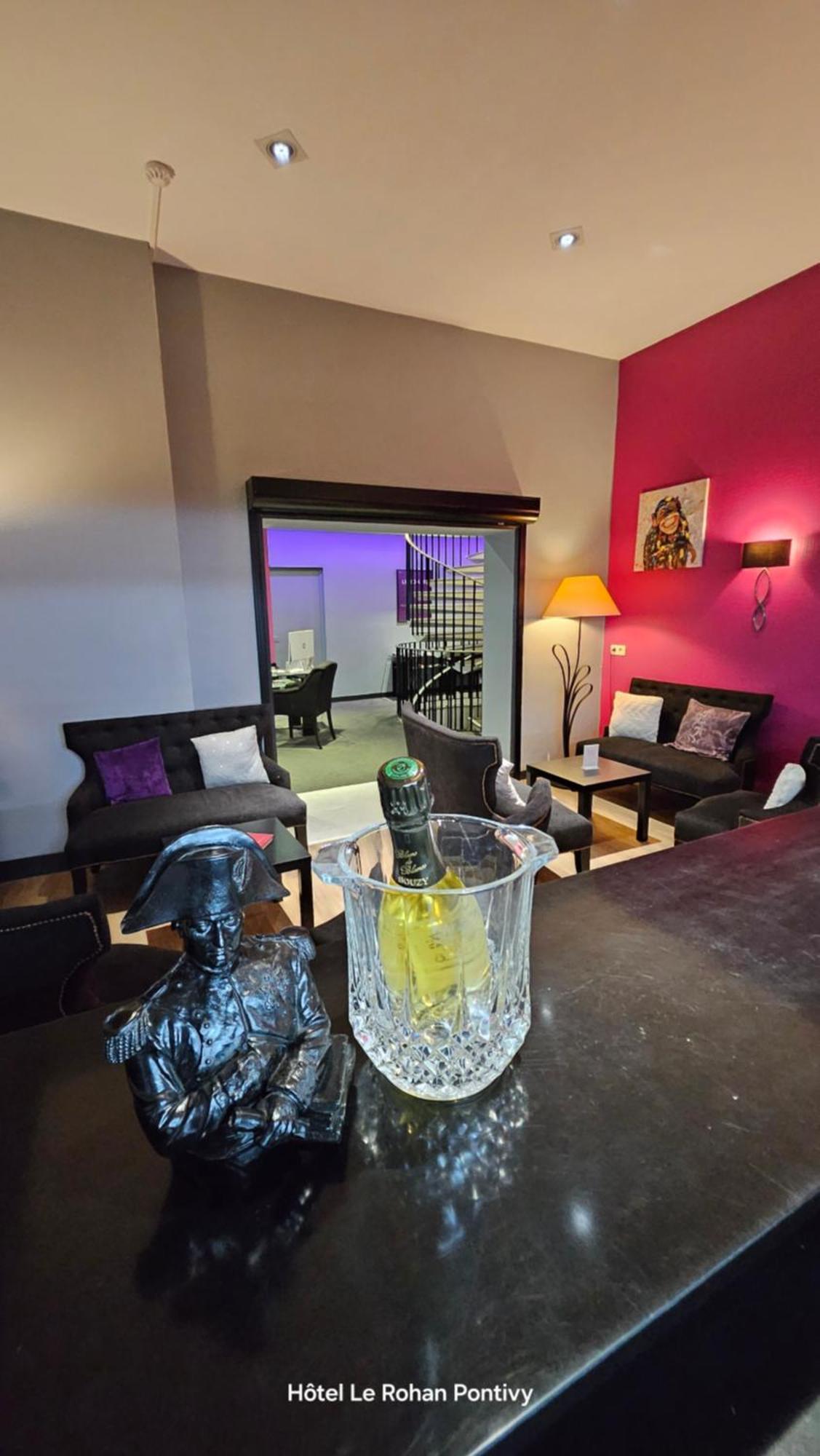 Hotel Le Rohan Charme Et Caractere Pontivy Exterior foto